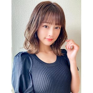 結んでもかわいいくびれセミロング × ミルクティベージュ