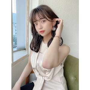 2wayバングで小顔効果！フェイスレイヤーで作るくびれヘア