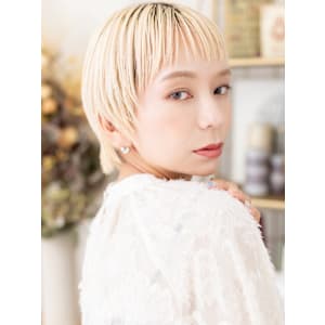 オン眉ホワイトブロンド小顔ショートウルフ抜きっぱなしブロンド - COVER HAIR bliss【カバーヘア ブリス】北浦和/北浦和西口店【カバー ヘア ブリス キタウラワ キタウラワニシグチテン】掲載中