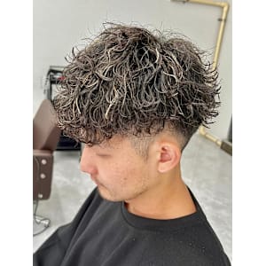 波巻きスパイラルツイストスパイラルパーママッシュメンズヘア - Genie -メンズカット & メンズパーマ 本厚木【ジーニーメンズカットメンズパーマホンアツギ】掲載中