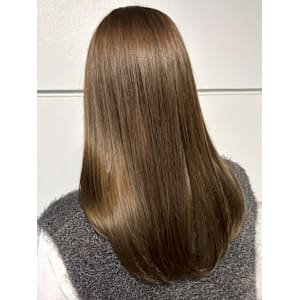 オリーブベージュ ブリーチ ダブルカラー レイヤーカット - 髪質改善 SEPT. 天神大名【カミシツカイゼン セプト テンジンダイミョウ】掲載中