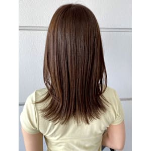 ベージュカラー ミディアム レイヤーカット 髪質改善カラー