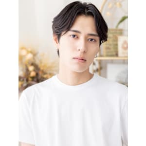 チャコールグレー小顔コンマセンターパート　ツーブロパーマ - COVER HAIR & SPA bliss【カバーヘア アンド スパ ブリス】浦和/浦和西口店【カバー ヘア アンド スパ ブリス ウラワ ウラワニシグチテン】掲載中