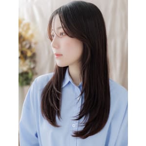 顔回りレイヤーカット小顔ストレートロング　チャコールグレー - COVER HAIR bliss【カバーヘア ブリス】志木/志木南口駅前店【カバーヘア ブリス シキ シキミナミグチエキマエテン】掲載中