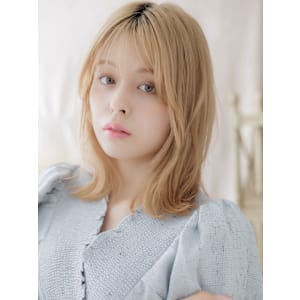 フレンチカジュアル外ハネカールくびレイヤー　シルバーベージュ - COVER HAIR bliss【カバーヘア ブリス】志木/志木南口駅前店【カバーヘア ブリス シキ シキミナミグチエキマエテン】掲載中