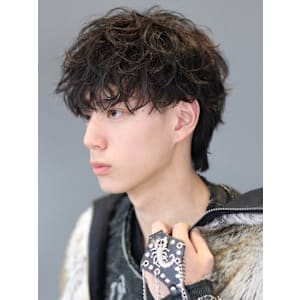 ツイストスパイラルパーマツーブロマッシュウルフ