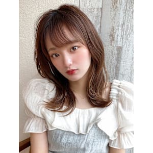 2wayバングで小顔に見えるフェイスレイヤーで作るくびれヘア