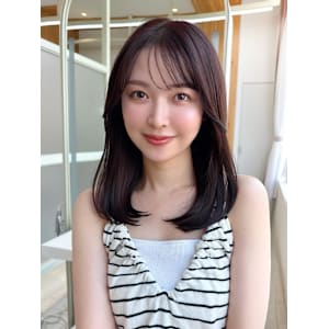 2wayバングで小顔に見えるフェイスレイヤーで作るくびれヘア