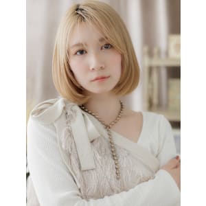 垢抜けハイトーンカラーミディアムレイヤー抜きっぱなしブロンド