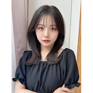 2wayバングで小顔に見えるフェイスレイヤーで作るくびれヘア