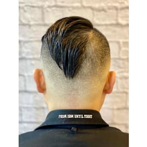 フェードカット - 銀座マツナガ 新宿野村ビル店【ギンザマツナガ シンジュクノムラビルテン】掲載中