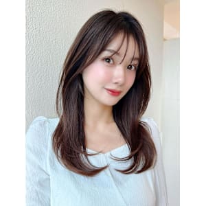 結んでもかわいいくびれセミロング × ミルクティーベージュ