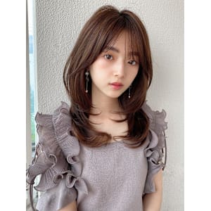 結んでもかわいいくびれセミロング × ミルクティーベージュ