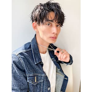 縦落ちツイスパ×アップバングで清潔感◎好感度UPメンズカット