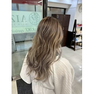 デザインカラー - AIZU本厚木 白髪ぼかし ハイライト バレイヤージュ 髪質改善【アイズホンアツギ シラガボカシ ハイライト バレイヤージュ カミシツカイゼン】掲載中