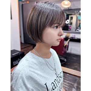 ミニボブ×ペールミルクティーグレージュ×メテオトリートメント