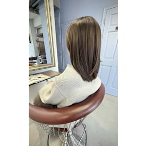 跳ねにくい長さのレイヤーカット - Lourdes hair design【ルルドヘアーデザイン】掲載中