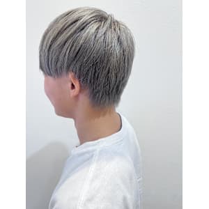ホワイトシルバーカラー - 半個室 rire hair 香椎店【ハンコシツリールヘアーカシイテン】掲載中