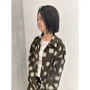 切りっぱなしボブ丸くないボブ大人ボブアッシュグレージュ艶感