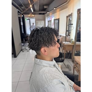 ツイストスパイラルパーマ　ツイストパーマ　ピンパーマ　波巻き