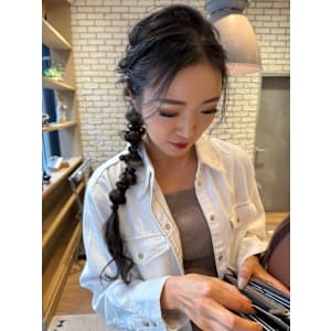 大人っぽく見せるナチュラル編みおろし【三軒茶屋】