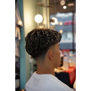 テーパーフェード×パーマスタイル