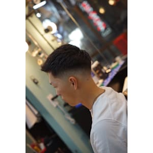 スキンフェード×フェザーアップ