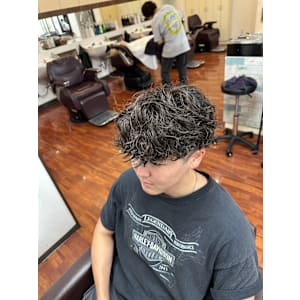 シャドウパーマ