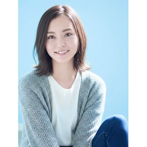 ナチュラルな大人ミディアムロブ