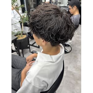 王道人気！波巻きパーマで作る柔らか無造作スタイル