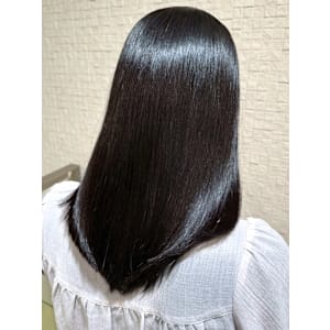 黒髪 うるつやストレート 髪質改善 セミロング 20代