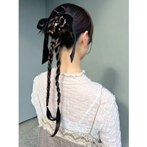 お呼ばれアレンジ ヘアセット 三つ編み お団子 リボン
