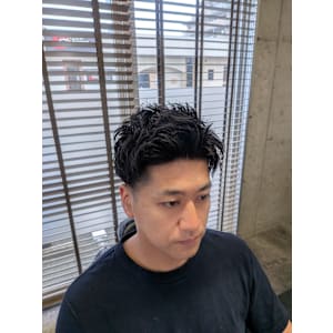 シャドウ・スパイキーショート - @110 BARBER SHOP CONTINENTAL【ワンワンオー バーバー ショップ コンチネンタル】掲載中