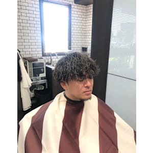 ツイストスパイラルパーマ - HIRO THE BARBER【ヒロザバーバー】掲載中