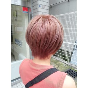 ピンクベージュ×くびれショート