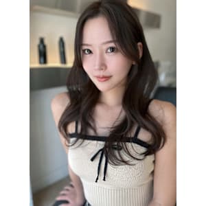 艶めく華やかワンホン風レイヤーヘア