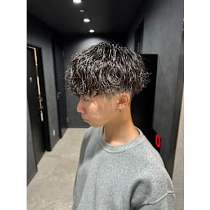ニュアンスフェザー渋谷駅/学割U24/メンズサロン/フェザー - BLUCK Men's hair 渋谷【ブラック メンズヘア シブヤ】【ブラックメンズヘア シブヤ】掲載中
