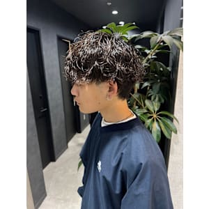 ニュアンスフェザー渋谷駅/学割U24/メンズサロン/フェザー - BLUCK Men's hair 渋谷【ブラック メンズヘア シブヤ】【ブラックメンズヘア シブヤ】掲載中