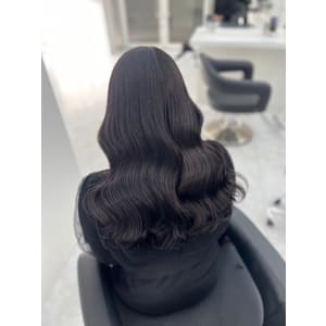 韓国風レイヤーカット【銀座駅/学割U24/前髪カット】