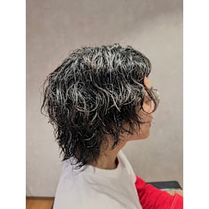 無造作ウェーブのアンニュイミディアム