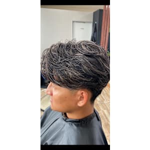 メンズヘアスタイルセンターパート