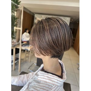 大人前下がりボブ