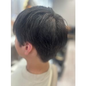 軽めのサッパリショートスタイル♪