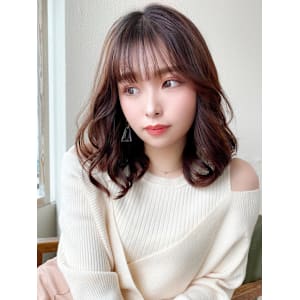 2wayバングで小顔効果！フェイスレイヤーで作るくびれヘア