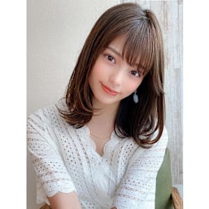 2wayバングで小顔効果！フェイスレイヤーで作るくびれヘア