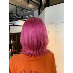 ビビッドピンク