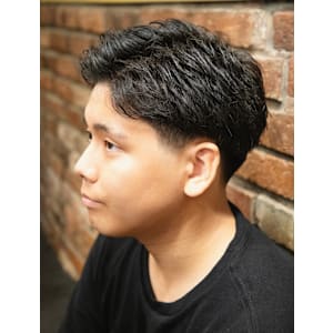 ツーブロックローフェード - メンズ専門理容室　BroTokyo BARBERSHOP 有楽町店【メンズセンモンリヨウシツブロートーキョーバーバーショップユウラクチョウテン】掲載中