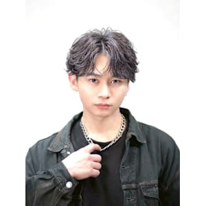 渋谷駅/学割U24/メンズサロン/フェザーパーマ - BLUCK Men's hair 渋谷【ブラック メンズヘア シブヤ】【ブラックメンズヘア シブヤ】掲載中