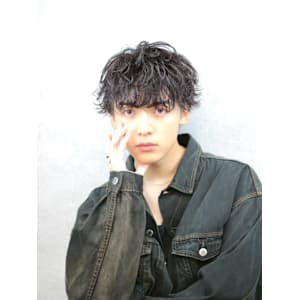 渋谷駅/学割U24/メンズサロン/フェザーパーマ - BLUCK Men's hair 渋谷【ブラック メンズヘア シブヤ】【ブラックメンズヘア シブヤ】掲載中
