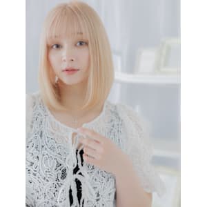 外国人風ホワイトブロンド切りっぱなしボブディ　シルバーベージ - mod's hair【モッズヘア】上尾/上尾西口店【モッズヘア アゲオ アゲオニシグチテン】掲載中